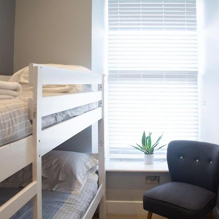 Edge14- Spacious, Stylish And Near The Beach! New Quay Extérieur photo