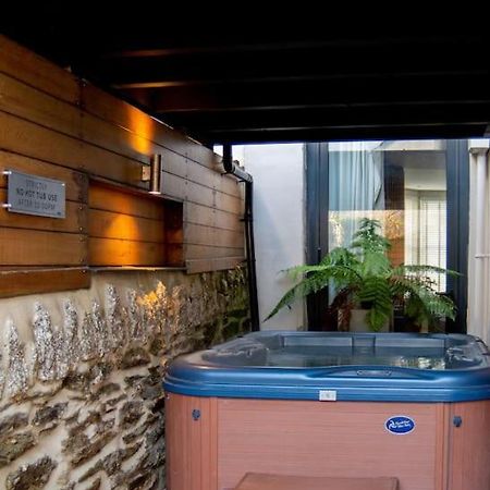 Edge14- Spacious, Stylish And Near The Beach! New Quay Extérieur photo