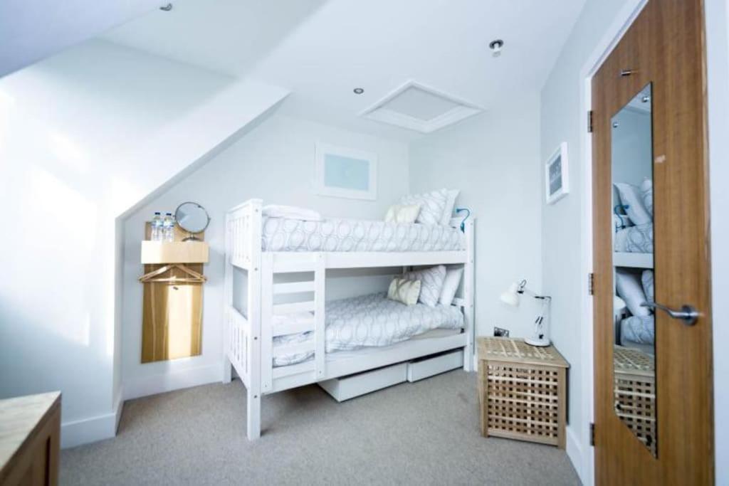 Edge14- Spacious, Stylish And Near The Beach! New Quay Extérieur photo