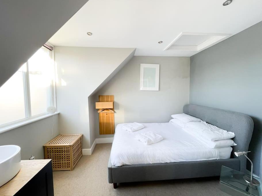 Edge14- Spacious, Stylish And Near The Beach! New Quay Extérieur photo