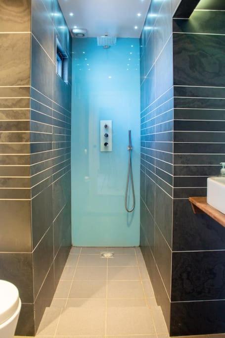 Edge14- Spacious, Stylish And Near The Beach! New Quay Extérieur photo