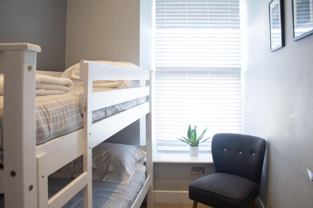 Edge14- Spacious, Stylish And Near The Beach! New Quay Extérieur photo