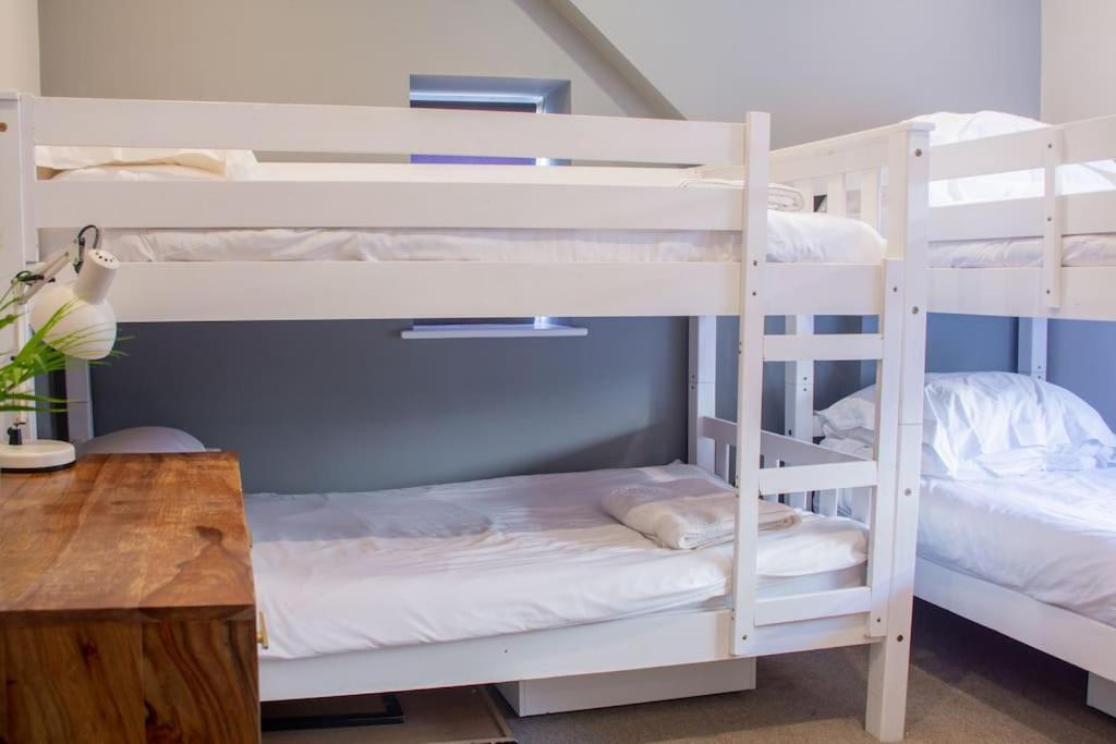 Edge14- Spacious, Stylish And Near The Beach! New Quay Extérieur photo