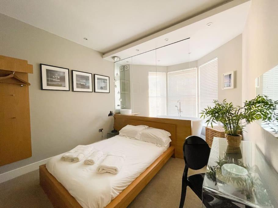 Edge14- Spacious, Stylish And Near The Beach! New Quay Extérieur photo