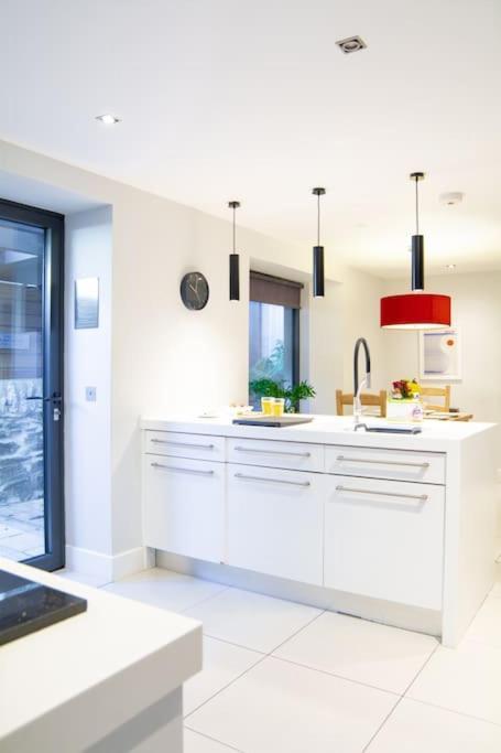 Edge14- Spacious, Stylish And Near The Beach! New Quay Extérieur photo
