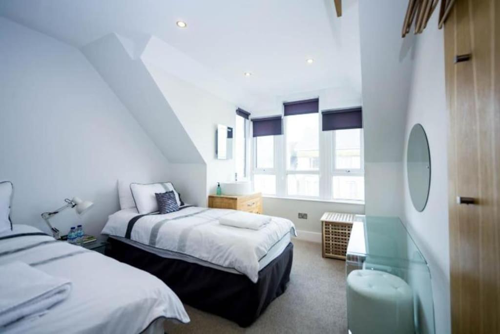 Edge14- Spacious, Stylish And Near The Beach! New Quay Extérieur photo