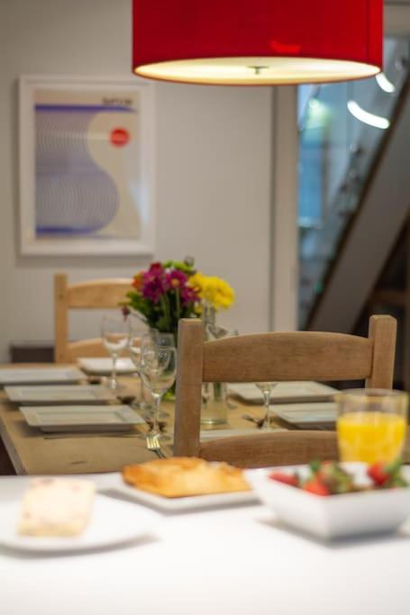 Edge14- Spacious, Stylish And Near The Beach! New Quay Extérieur photo